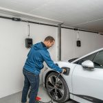 US Auto Market 2026: Inventory, EVs, & Geopolitical Shifts